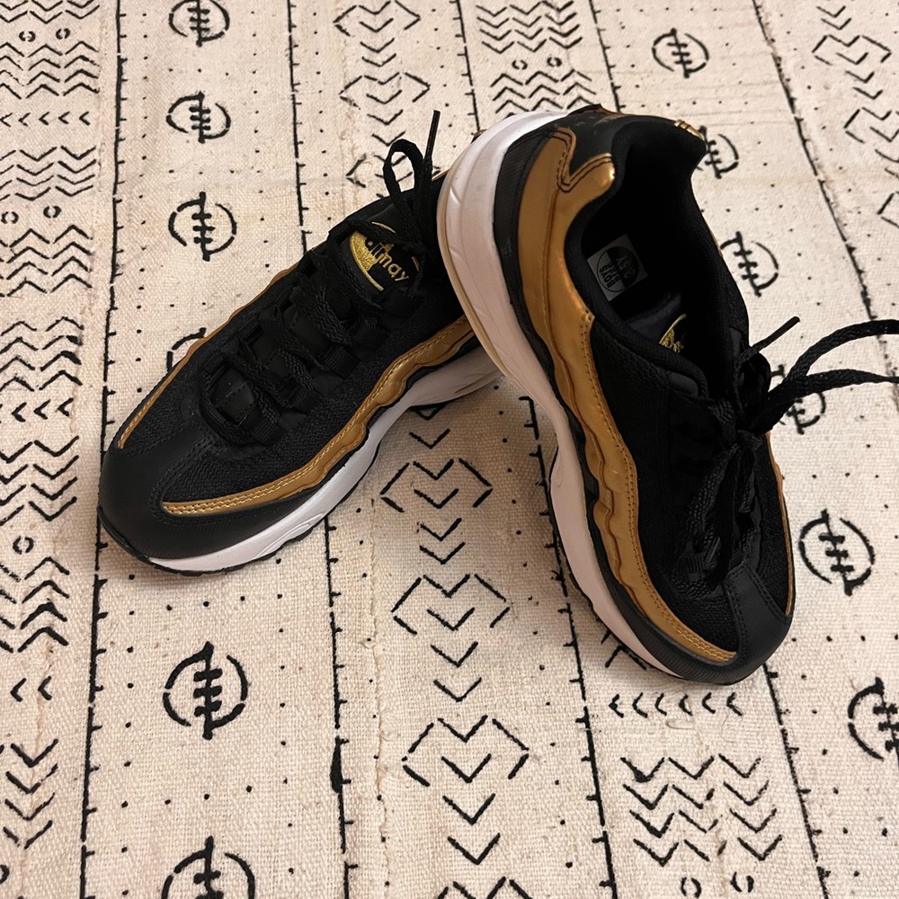 Air Max 95 Black & Metallic Gold